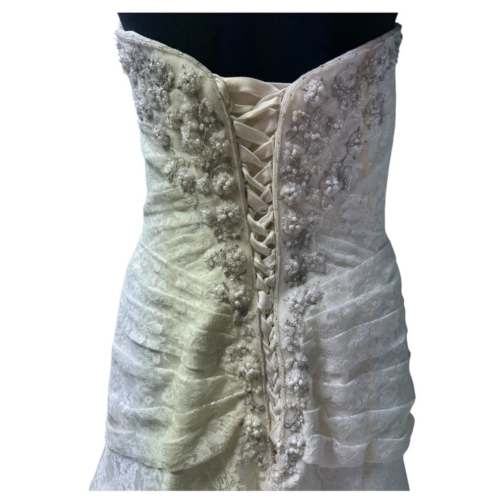 Elegant Ivory Lace Strapless Wedding Gown Size 14 - Picture 8 of 12